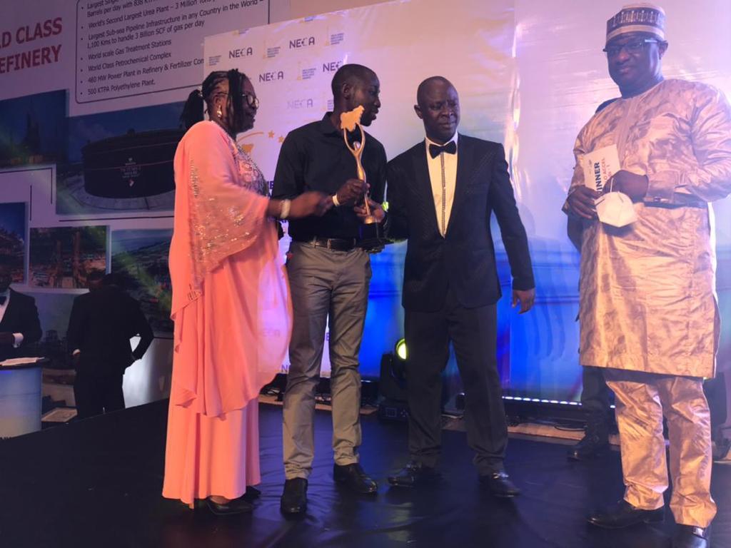 AfricaAccel's tweet photo. 🏆ILO Award for supporting #socialjustice and #decentwork in #Nigeria
🥳Congratulations to Dantata Construction Company & #ARpackaging for their compliance in the elimination of #childlabour.
🤝#ACCELAfrica hopes to engage with them to #endchildlabour. https://t.co/4SD5cIB8gD