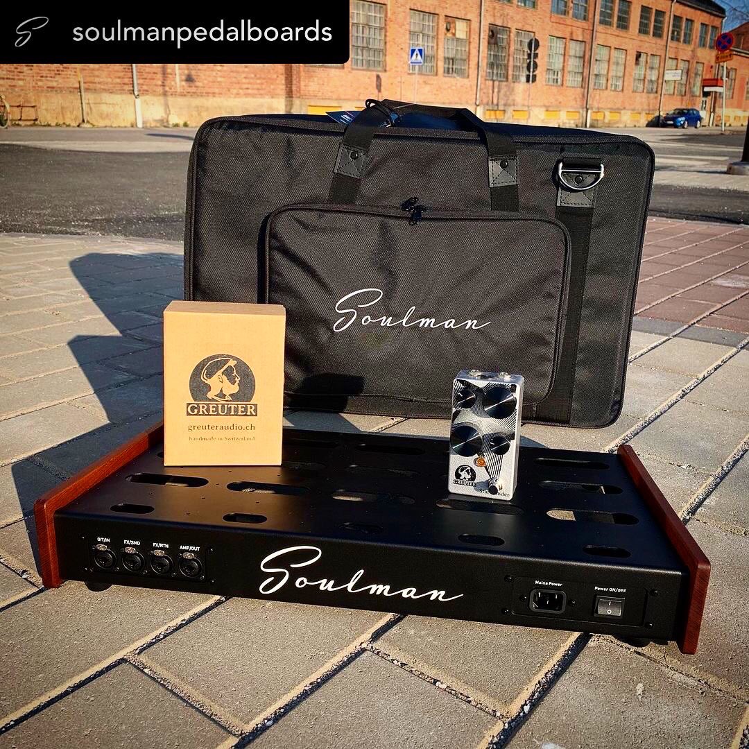 AudioGreuter's tweet photo. My favorite pedalboard company https://t.co/ZUGdBlaUJm is sending me this M55
#pedalboard #pedalboardoftheday #geartalk #fxpedal #fxpedals #fxpedalboards #greuteraudio #starbender #tonebendermkiii #tonebender #gearnerds #guitarnerds #guitar #effects #pedal #fuzz https://t.co/LEVhg6yHIL