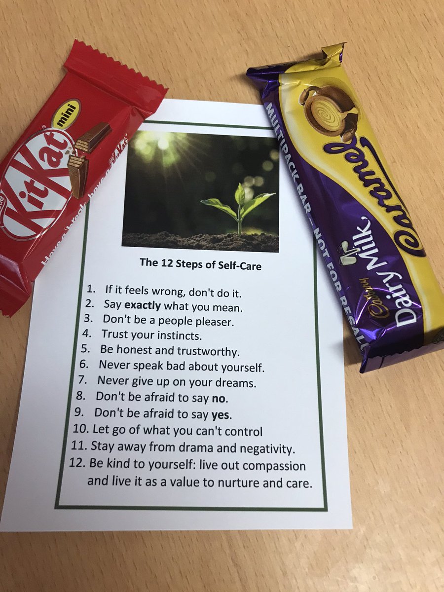MissCulliton's tweet photo. Lovely advice &amp; treats on the desk this morning 💚❤️@LoretoClonmel  @sarahricekk @LoretoFaithDev @ire_edu https://t.co/1MWv6fAxMM