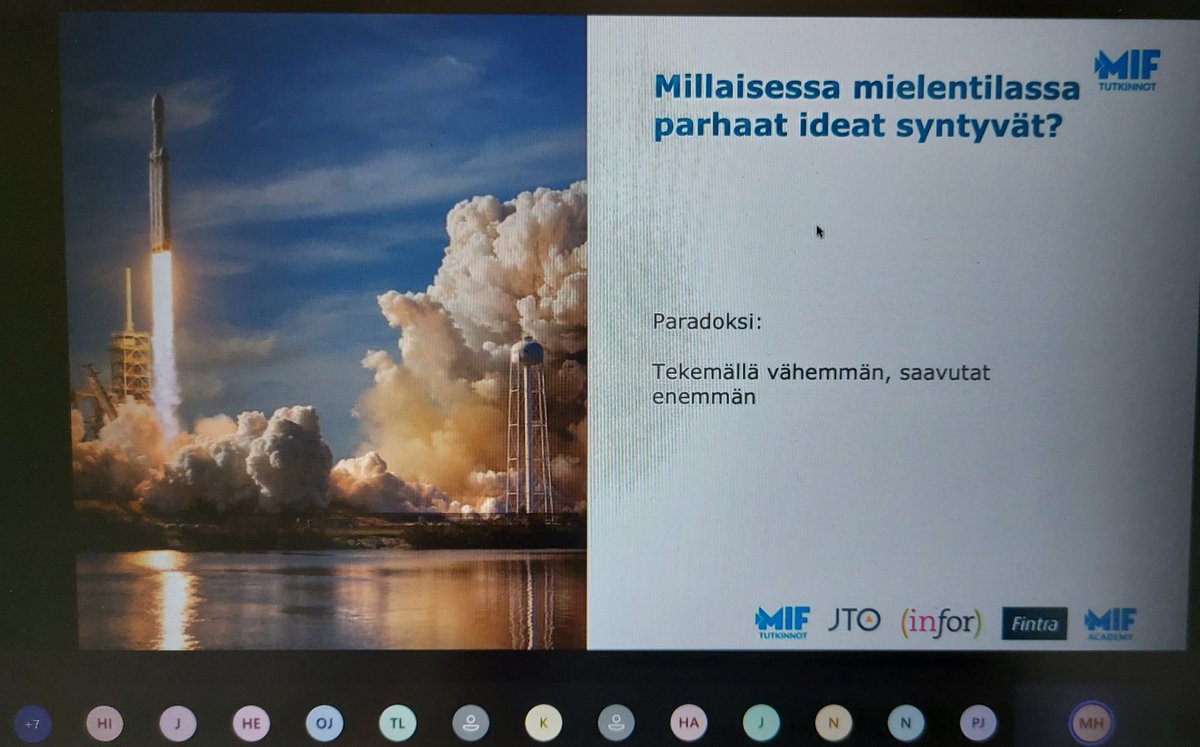 MtTiainen's tweet photo. Millaisessa mielentilassa syntyy parhaat ideat,kysyy @MiisaHelenius @SosteriFI'n #LeanMaster-III koulutuspäivässä.Kyllä sen huomaa itsekin,että ideoiden syntyyn tarvitaan tilaa aivoissa, stressattuna ja täystyöllistettynä ajatus takkuaa, tuuletus ja rentous lisää luovuutta!#MIF https://t.co/RDSBVOJ7Ma