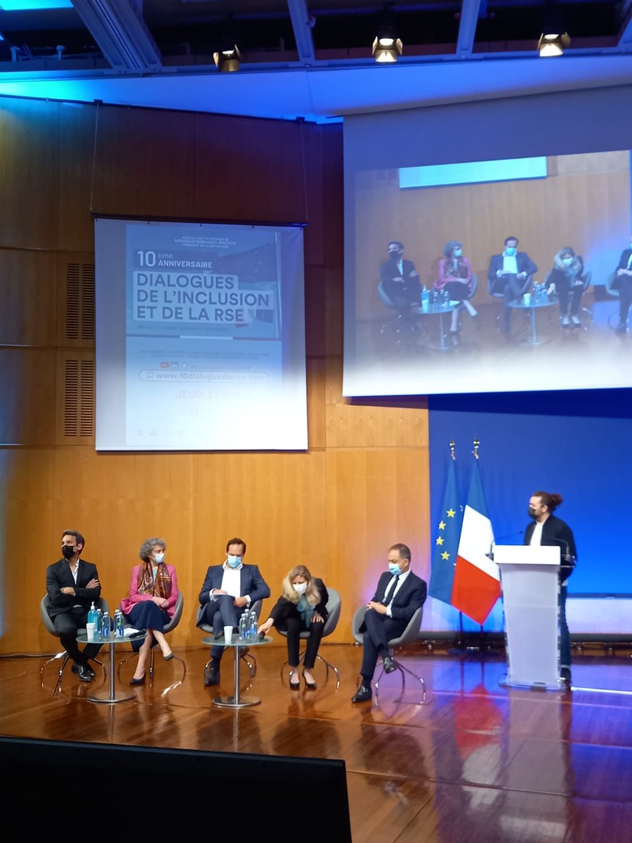 DialoguesRSE's tweet photo. En direct CANAL B : Égalité professionnelle, la bataille est-elle gagnée ? 

👉 https://t.co/TIUf5ZHiNS

#10dialoguesInclusionRSE https://t.co/dUqrqjBgcg