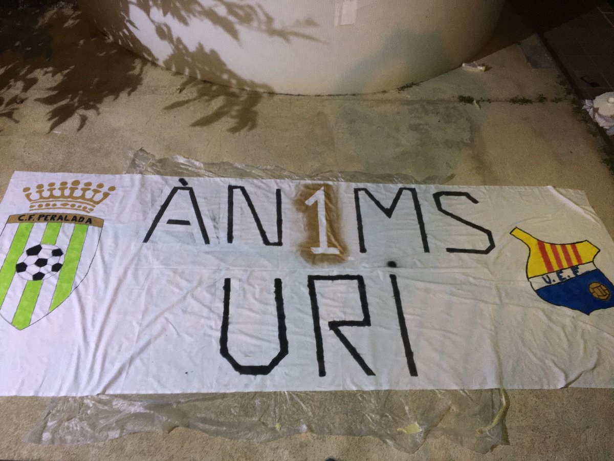 Ahir abans del partit jugat a Vilatenim entre els equips cadets de l’<a href="/UEFigueres/">UE Figueres</a> i el nostre, els jugadors dels 2 equips van treure una pancarta de suport per l’Oriol Benet. Gran gest fet entre actuals i ex companys de l’Uri!!! Això sí son els valors del futbol. #ÀnimsUri 👏🏼👏🏼👏🏼