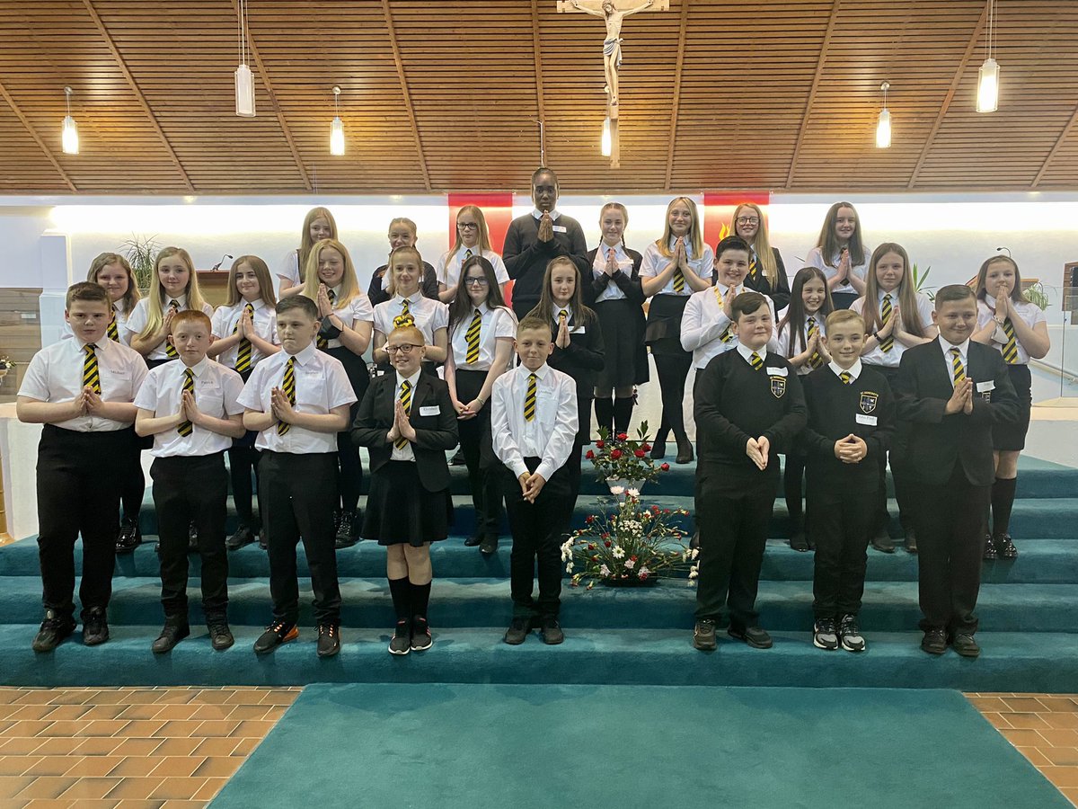 A beautiful service for our Primary 7s who received the Sacrament of Confirmation last night. Thank you to their Parents/Carers, Sponsors and Fr Jim. @motherwellre @rcmotherwell