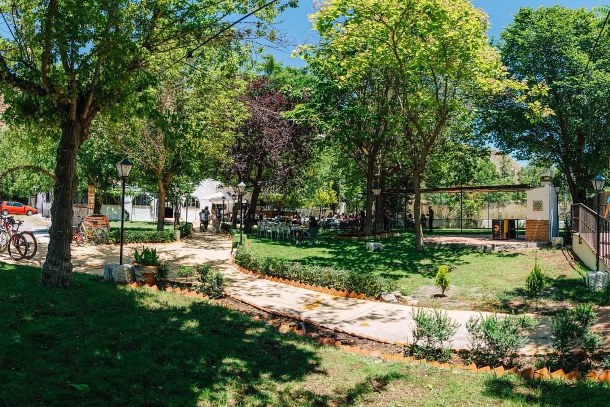 🙋‍♂️¡Granadinos!🙋‍♀️

📅Es el día. A las 20h, <a href="/josempuertas/">Jose Manuel Puertas</a> se junta en La Posada del Genil con Pablo Pin, <a href="/servamo/">Sergio Valdeolmillos</a>, <a href="/Ramon_DDSS/">Ramón Díaz Sánchez</a>, <a href="/LluisCosta8/">Lluis Costa Martinez</a> y <a href="/aleBortolussi/">Alejandro Bortolussi</a> para charlar del libro.
🌨Llueva o no, porque puede ser a cubierto🌞
🍷Copa de cortesía
🍜Si te quedas a cenar, acertarás