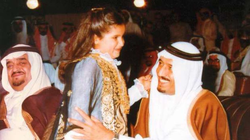 السعوديون يهنئون الملك سلمان بزفاف ابنته الوحيدة حصة على الأمير فهد