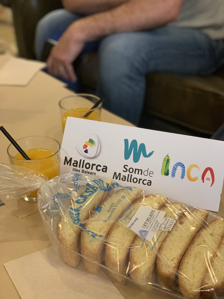 sandrallabres's tweet photo. Nada mejor que un rico desayuno para arrancar un fantástico #blogtrip para redescubrir los encantos de @incaciutat como los deliciosos #congrets y las delicias de #DLolaMarketInca
@Herbesdolses
#somdemallorca @somdemallorca #mallorcasafetourism #visitinca https://t.co/NGb7cvLfJb