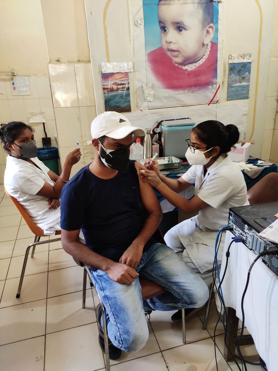 imankit28IND's tweet photo. Vaccination Done...💉
आप भी जल्दी से स्लॉट बुक करके निर्धारित समय पर जाकर वैक्सीन लगवाइये.
धन्यवाद मेडिकल स्टॉफ, चींटी के काटने बराबर भी दर्द नहीं हुआ।
@mygovindia @MP_MyGov
@COVIDNewsByMIB @Sahyog19_
@narendramodi
#COVID19FreeWorld #COVID19freeIndia #Sahyog19 #imankit28 https://t.co/Mn7rKmJnTP