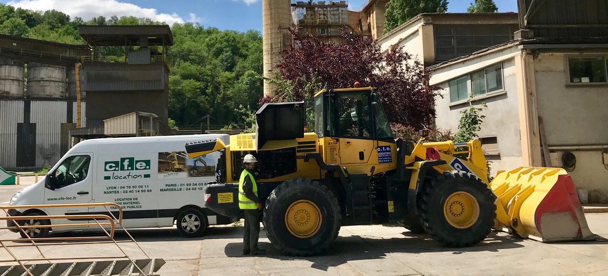👷‍♂️ Avec une réactivité de la 𝗺𝗮𝗶𝗻𝘁𝗲𝗻𝗮𝗻𝗰𝗲 𝟮𝟰/𝟮𝟰, CFE Location intervient si nécessaire dans un délai raisonnable pour réduire l’immobilisation du matériel.

#travauxpublics #chantier #maintenance #cfe #cfelocation