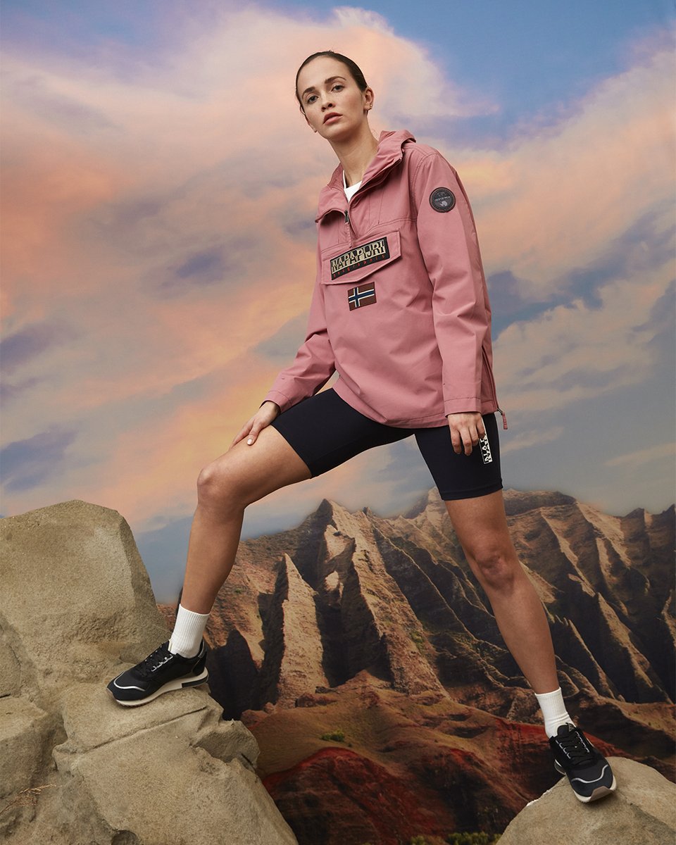 Napapijri's tweet photo. Nature and authenticity seamlessly blend together to create a streetwear staple.
Discover our iconic Rainforest Jacket: lightweight, water-resistant and adaptable to all kinds of adventures.
Join the family and get yours at https://t.co/gwuhoUvQos
.
#Napapijri #RainforestJacket https://t.co/oIFHdoHutw
