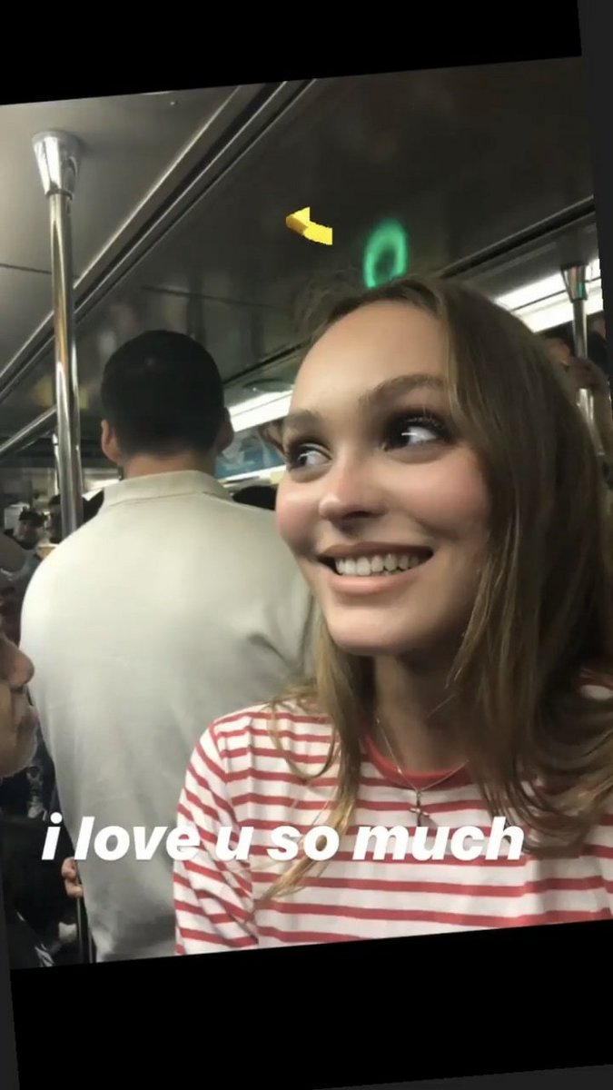 lily_updates_'s tweet photo. TODAY IS LILY-ROSE DEPP DAY EVERYONE #lilyrosedepp https://t.co/7NOOIImW6k