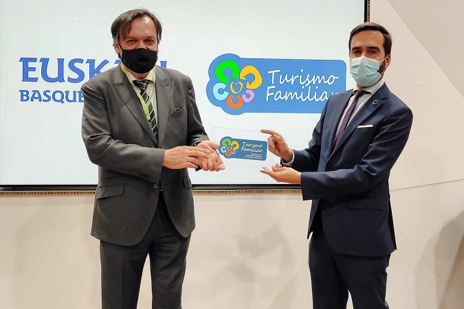 SelloTurismoFam's tweet photo. #Euskadi se convierte en la primera Comunidad Autónoma en obtener el aval del Sello de Turismo Familiar ¡Enhorabuena, Zorionak! https://t.co/buaNy1SbGF @i_euskadi #TurismoFamiliar #Visiteuskadi #visitbasquecountry #Basquexperience https://t.co/7gu3MmDq1v