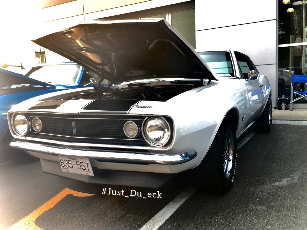 urduecksalesguy's tweet photo. ➡️ Ridin' in my ______ n I'm sittin' at the 🚦 (at the 🚦)❗️       
 ⚡️⚡️#NametheClassicCar ⚡️⚡️ #Just_Du_eck @SnoopDogg @FAFBulldog @vividcloudofwat @ren_119 @cpskins44 @MediSpa_LaBella @GEARBOX33 @ChevroletCanada 
#RidinInMyChevy #Chevrolet #SnoopDogg #TheDodoubleg #ChevyCanada https://t.co/TkD7PlSwl9