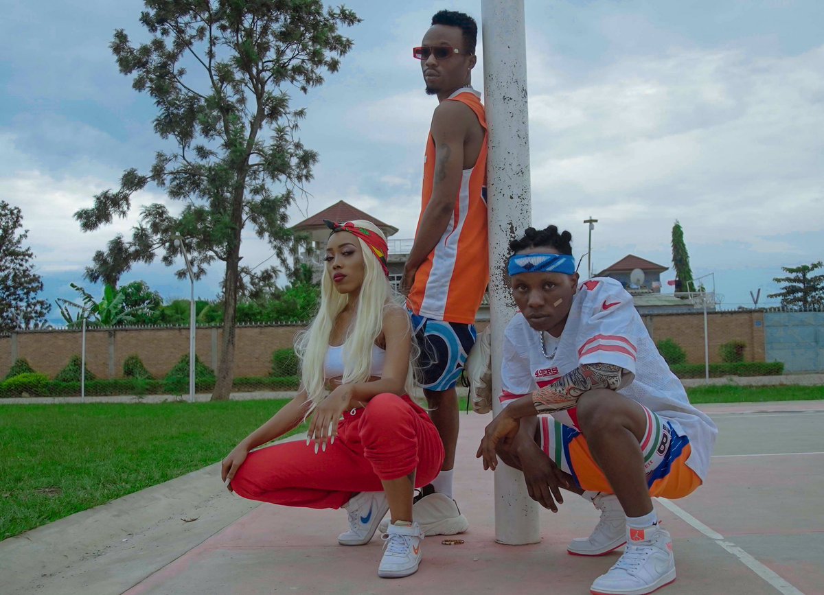 belle9ice's tweet photo. Are you ready for dis🔥? 
Tomorrow we drop that Banger
https://t.co/TAd8ktth3L
#LIKE me ft @BainTuro, @satb257 &amp; Dj Korona
#EmpireAvenue #belle9ice #WeAreEmpireAvenue https://t.co/gKnOMU8QfH