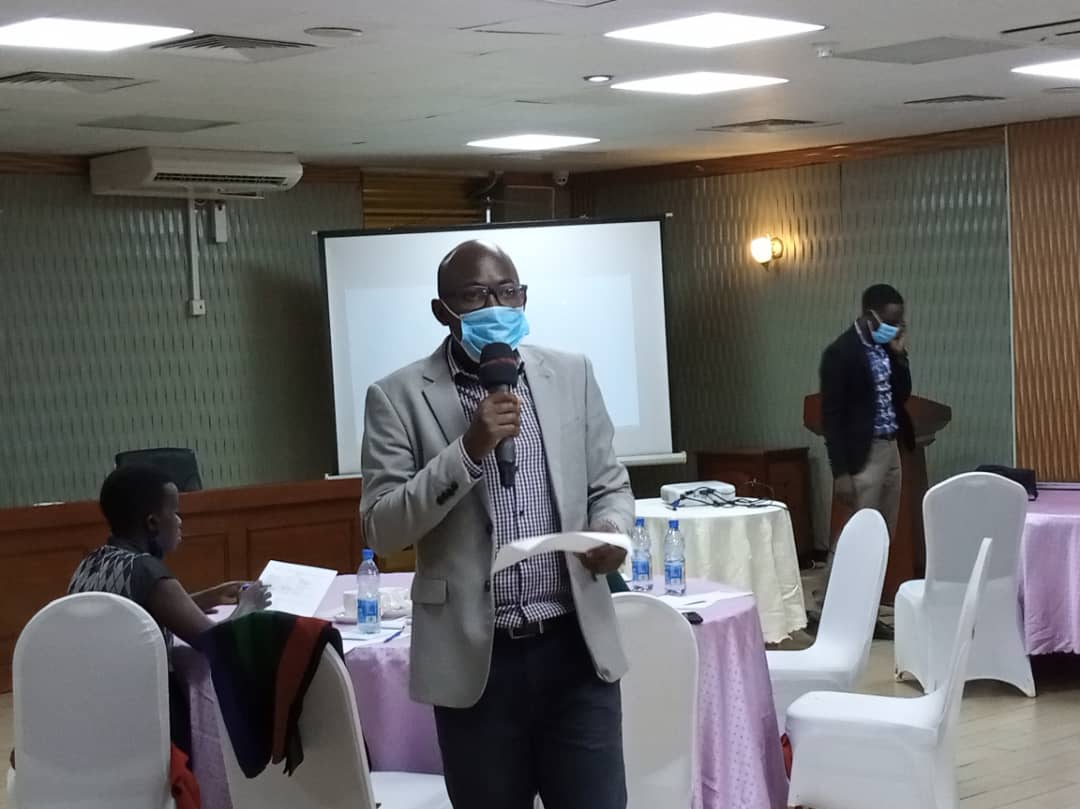 Happening now: Day  2 Road Safety Workshop for journalists in Uganda at <a href="/HotelAfricana/">Hotel Africana</a>. Mr. <a href="/jimmy_osuret/">Jimmy Osuret</a> from <a href="/TRIADUnit/">Center for Prevention of Trauma,Injury &Disability</a>  co-ordinating a morning session #RoadSafetyUg