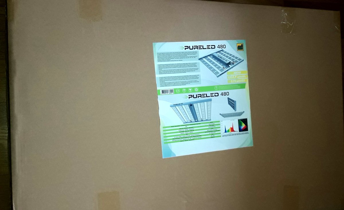 AdrycManellson's tweet photo. Ya Os dije hace tiempo que quería cambiar los sistemas de #Iluminación en #AdrycsCove, y Sabréis que para ello hemos llegado a un acuerdo de colaboración con @DPlantasur y @ThePureFactory_ , #PureLED480 o #Lazerlite, y también sus #Indoor #PureTent, aquí sus #PT120..🧚♂️😎 https://t.co/OqQDVchLxk