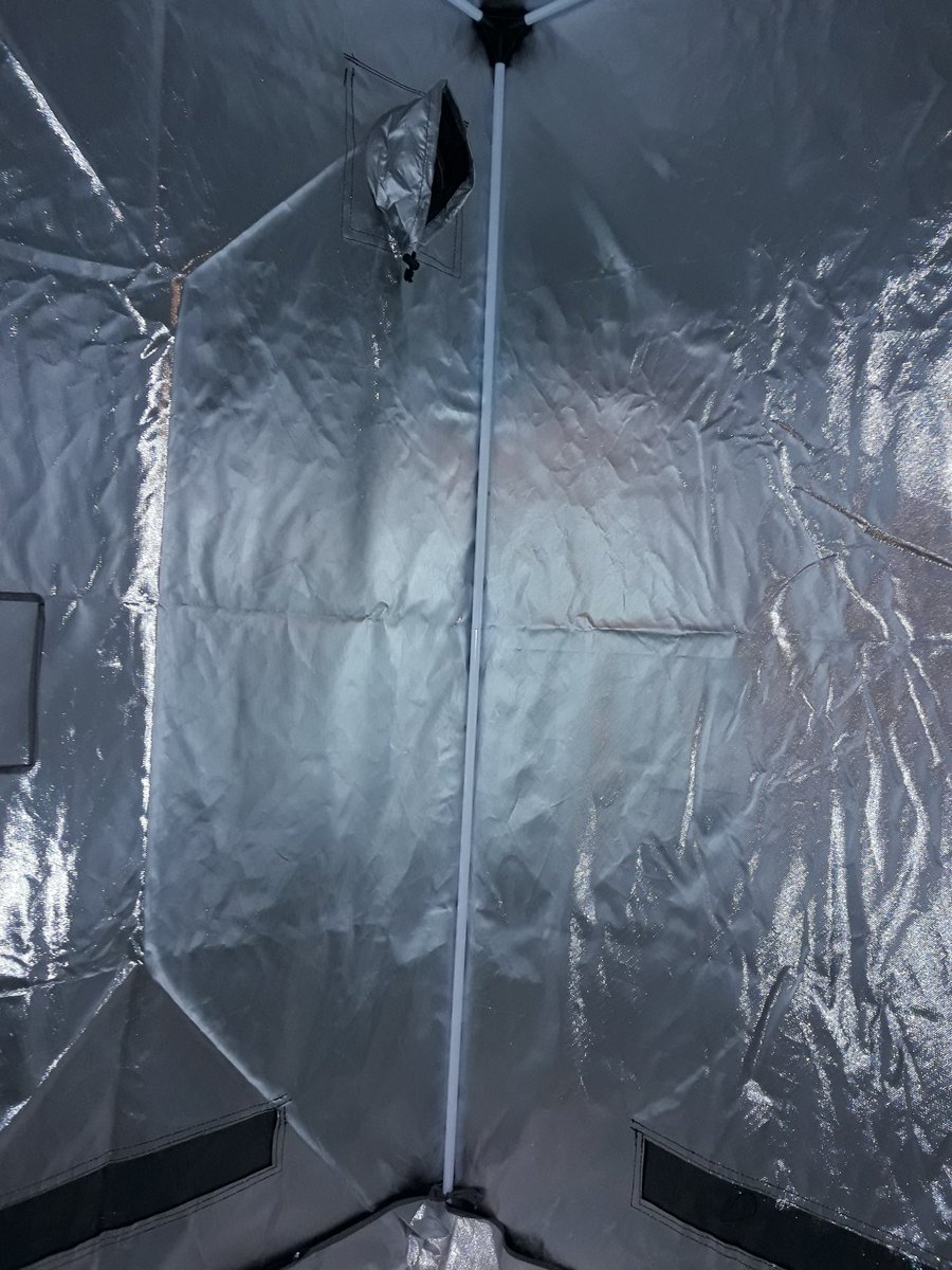 AdrycManellson's tweet photo. Ya Os dije hace tiempo que quería cambiar los sistemas de #Iluminación en #AdrycsCove, y Sabréis que para ello hemos llegado a un acuerdo de colaboración con @DPlantasur y @ThePureFactory_ , #PureLED480 o #Lazerlite, y también sus #Indoor #PureTent, aquí sus #PT120..🧚♂️😎 https://t.co/OqQDVchLxk
