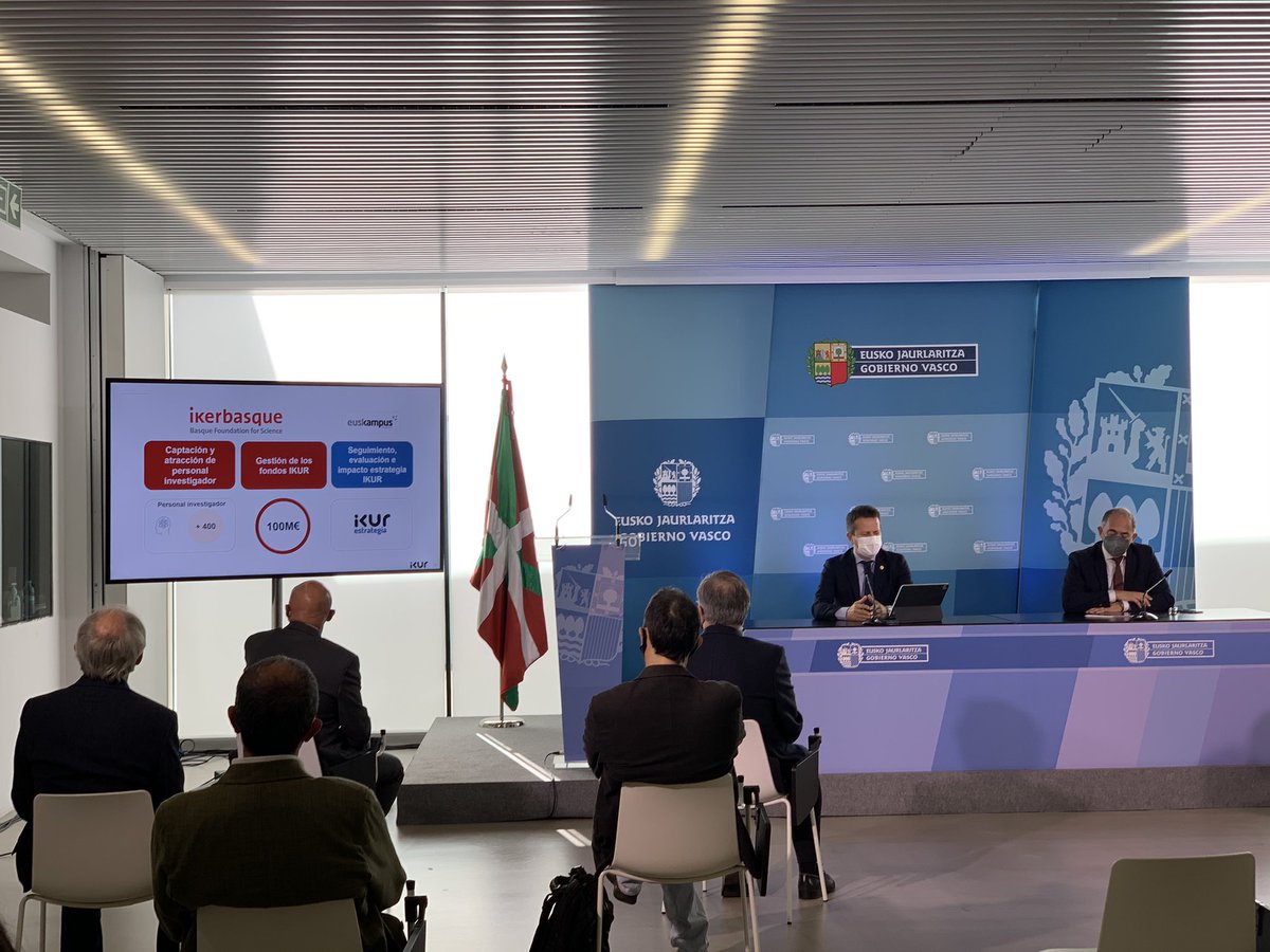 Hoy se presenta la Estrategia IKUR del Departamento de Educación del Gobierno Vasco, gestionada por <a href="/Ikerbasque/">Ikerbasque</a> y con la colaboración de <a href="/Euskampus/">Euskampus</a>. Cuatro ámbitos estratégicos: neurobiociencias, tecnologías cuánticas, neutrIOnica, súper computación+inteligencia artificial...