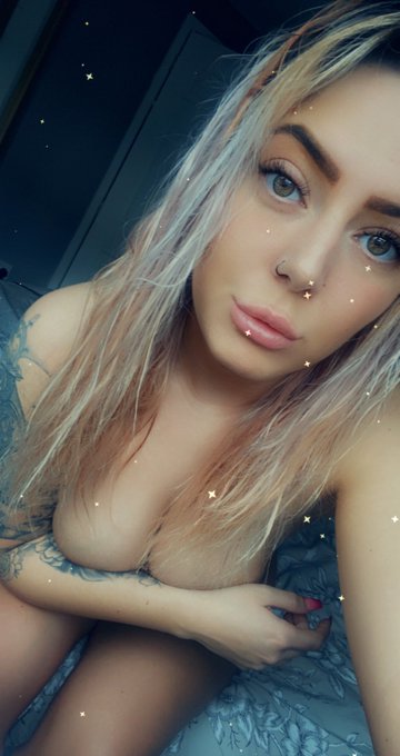 I&rsquo;m nakey nakey nakey 😜 https://t.co/csHTTXnzWr