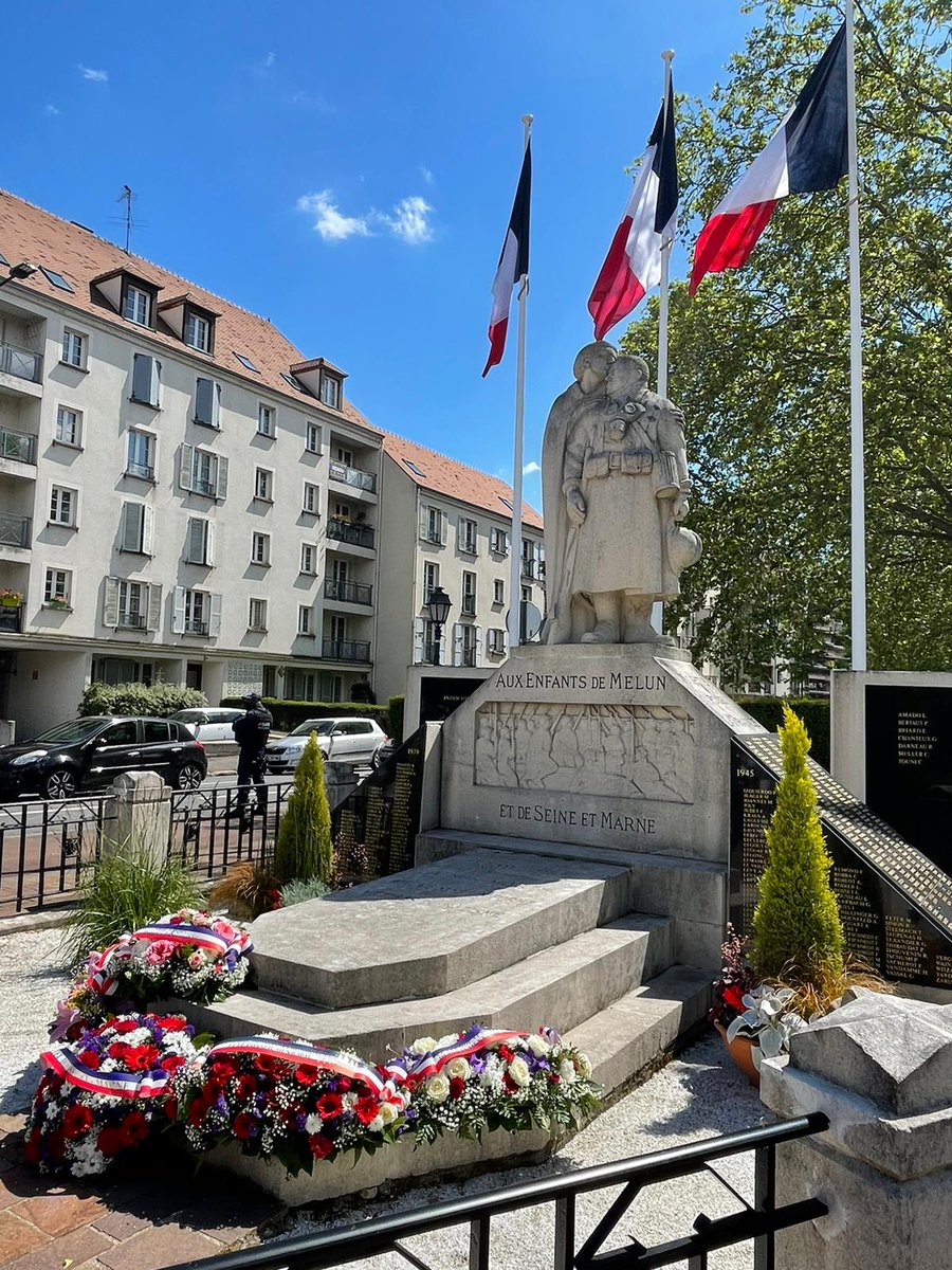 🇨🇵 Le Préfet de #SeineEtMarne Thierry Coudert à #melun ce #27Mai avec les autorités civiles &amp; militaires pour la Cérémonie de la #JournéeNationaleDeLaRésistance.
 "Aujourd'hui, nous honorons l'armée des ombres, les héros de la Résistance"
<a href="/AudeLuquet77/">Aude Luquet</a> <a href="/louisvogel/">Louis Vogel</a> <a href="/NSBeaulnes/">Nathalie Beaulnes-Sereni</a>