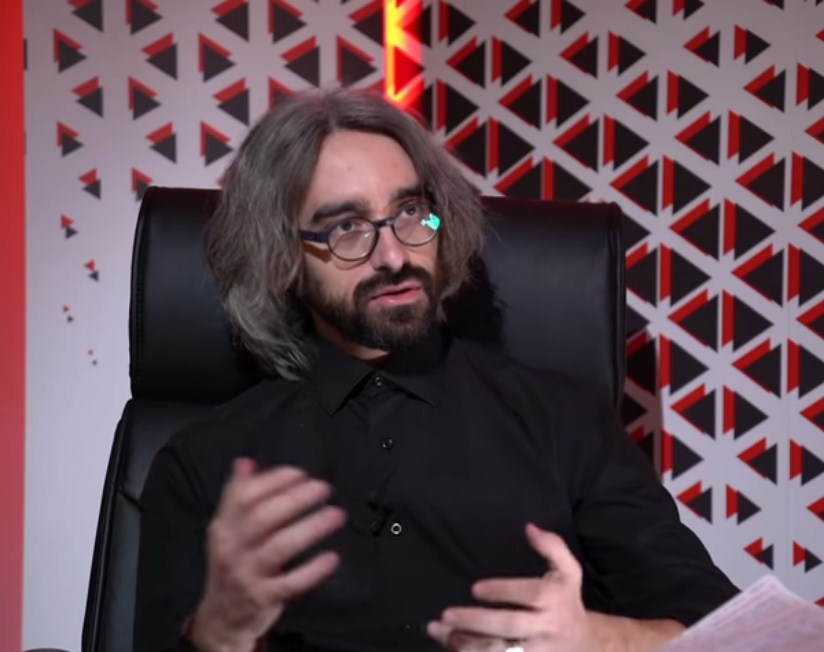 Момченцеце со мало куренцеце освен за твитови за НИШТО друго не те бива!!!!