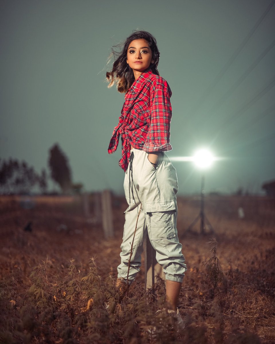expressionswala's tweet image. Attitude Is A Little Thing That Makes A Big Difference. 

Shot on #Nikon D850 + 50mm
#Godox 2 v860ii with Magsphere

@voguemagazine @ELLEmagazine @VOGUEIndia 
 @magnetmod @NikonIndia @GodoxPhoto