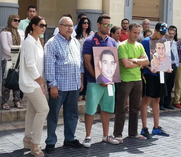 Familiares y amigos de Emin y Pisly retoman este jueves, cuando se cumplen 91 meses del asesinato de los jóvenes en aguas de Marruecos, las concentraciones presenciales frente al Palacio de la Asamblea facebook.com/30273284988237…