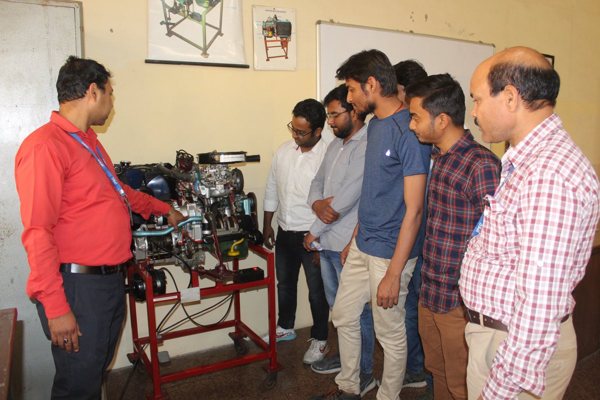 ipecgzb's tweet photo. #ipec #mechanicalengineering #labspace #laboratory #engineeringcollege #engineeringcollegestudent #engineeringcollegeindia #ghaziabad https://t.co/9rXLQYp3hI