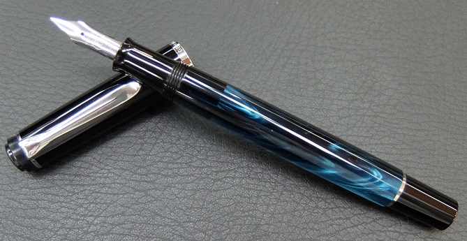 在庫一掃売り切りセール 《特別生産品》ペリカン 万年筆 クラシック