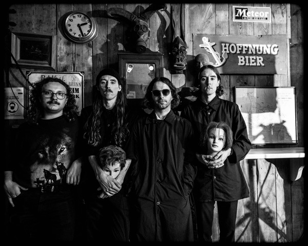 tmradicalist's tweet image. List Pick: @BDAYGALMSC’s new single, ‘I’m Not Safe’ is designed to throw you off-balance with its wobbly surrealism.
themostradicalist.com/article/list-p…