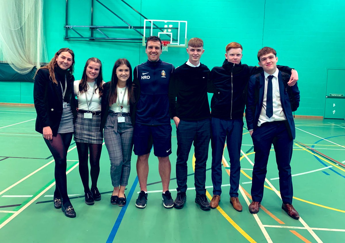 jpsa_pe's tweet photo. A HUGE well done and good luck to our Year 13 A-Level PE students who leave us today! You’ve been an awesome group who have always worked hard and strived for success in spite of all the difficulties thrown your way! 💪🌟#PEstars #futureisbright https://t.co/VIdpyCg466