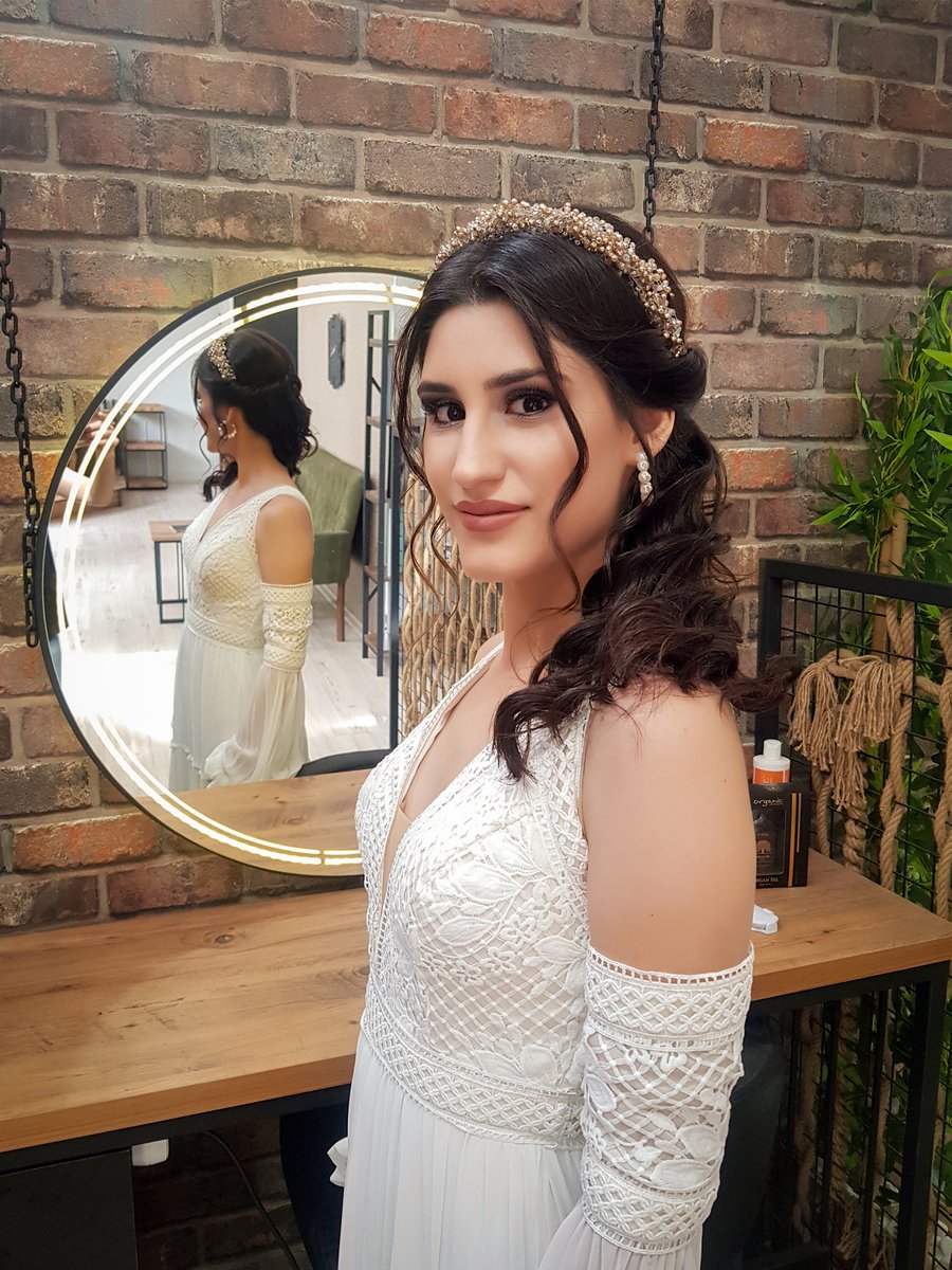 AdaCoiffeur's tweet photo. Bize uğramadan karar vermeyin!
@AdaCoiffeur 
#gelin #makyaj #makeup #gelinsaçı #Afyonkarahisar #afyon #denizli #kütahya #ısparta https://t.co/QZuWvLDtmm