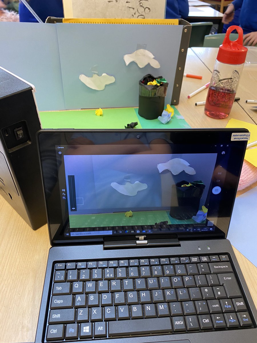 MillerCrags's tweet photo. Busy start to the morning editing our own stop motion animations for #thinklikeanengineer https://t.co/NkVTZvT0a6