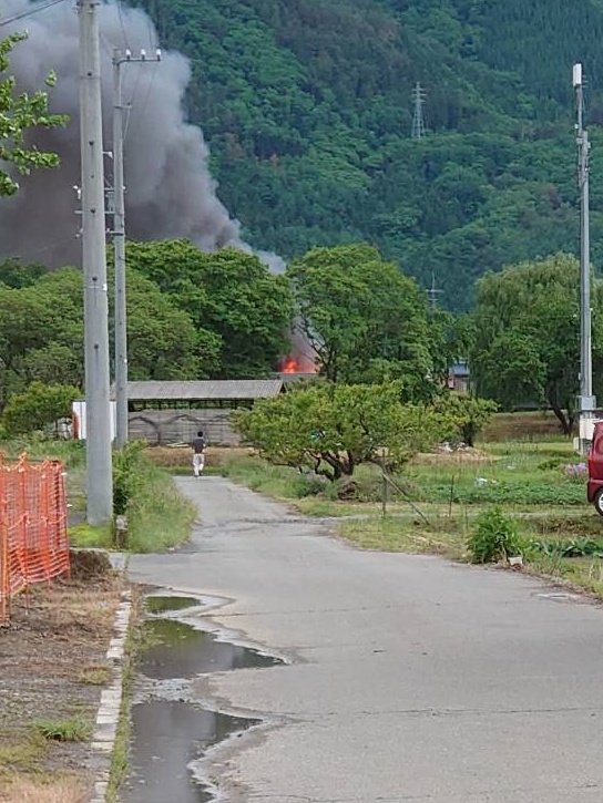 長野市松代町で火事が起きている現場の画像