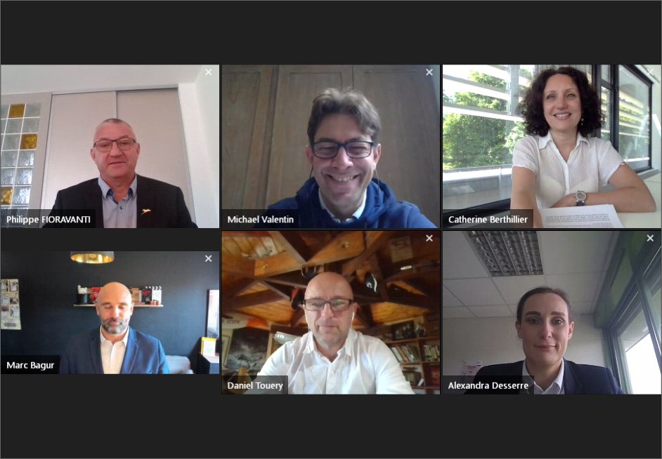 [ #EnLive ] AEROSPACE DIGITAL DAYS !
Atelier Technique : "Usine du Futur : la #transformation #digitale des entreprises se limite-t-elle à une simple affaire de #technologie ? 
Focus sur quelques expériences et témoignages inspirants"

Merci aux intervenants ! 😀

#Innovation