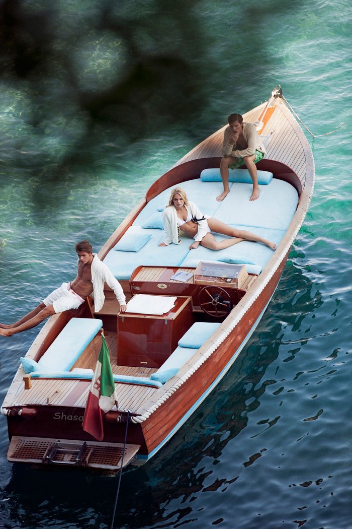 Accesoriospar10's tweet photo. Riva, icono del diseño italiano ✨🇮🇹 ¿La conoces? Fueron bautizadas como el Ferrari del mar y marcaron en los años 60 un hito del diseño de las embarcaciones. Sus líneas, sus acabados en caoba, cuero, cromo y nácar la hacen única.
#riva #italianstyle #tbt #rivaboat #rivaboats https://t.co/EjS7nMRboV