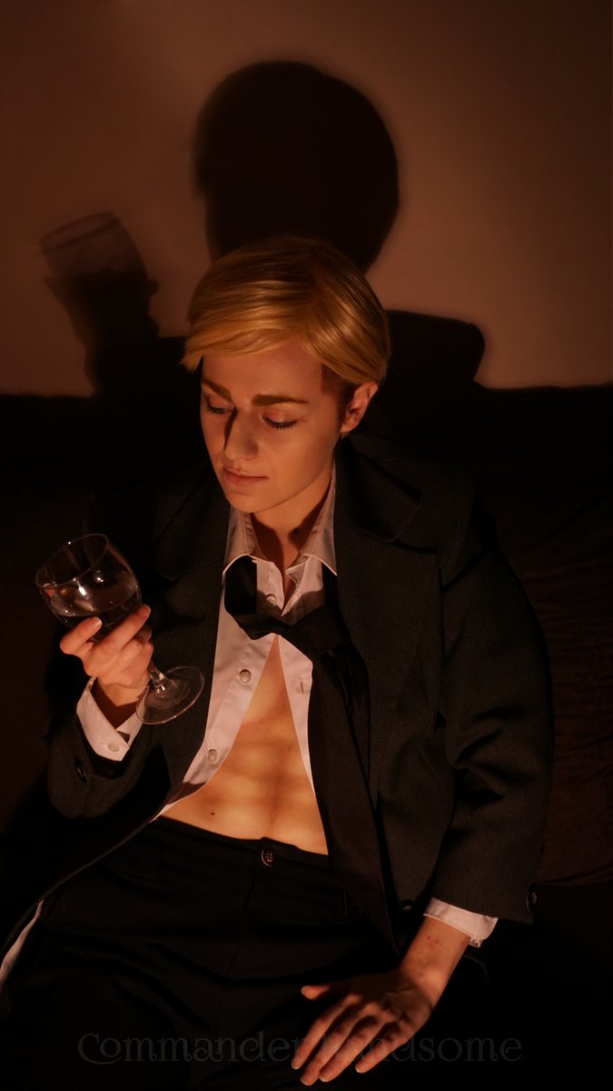 Rdr2Cosplay's tweet photo. Still love this commander <3 

Photo by: Mircea.foto 

#erwinsmith #eruri #erwinsmithcosplay #SNK #aot #hajimeIsayama #AttackOnTitan #ShingekiNoKyojin https://t.co/dGK2j4AcKB