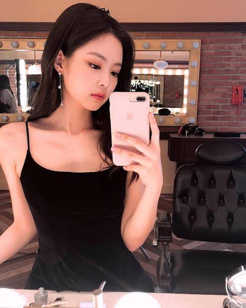kpopmirrorshots's tweet photo. 3. BLACKPINK Jennie https://t.co/nkj2wT5Xzn