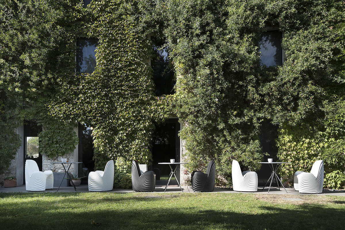 SandlerSeat's tweet photo. Sculptured by the natural forces of wind and water, the river chair is a true representation of organic patterns. Both light and easy to move, the river chair is suitable for an almost infinite number of outdoor and indoor applications.

https://t.co/qgi7WmkXrD https://t.co/N4NnkRYnFX