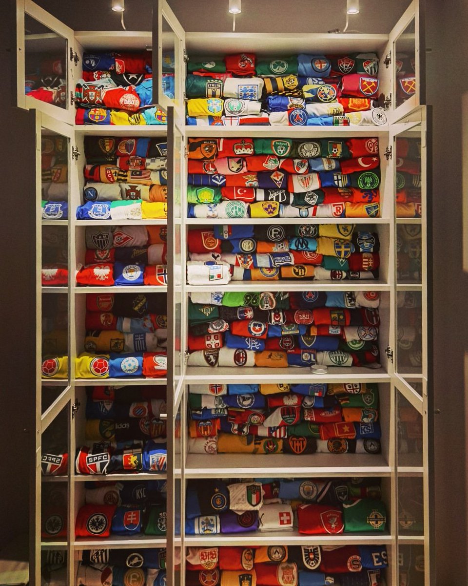 YfsMarketplace's tweet image. Rappel communauté : n'oubliez pas la fête des mères les Bro's. 
👉Idée cadeau: cette superbe armoire Ikea 😏