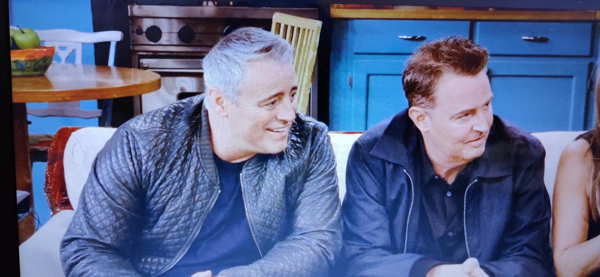 Drunkwriter21's tweet photo. The pandemic has taken a lot, and amidst all this, you still managed to make us laugh, cry and give the best memories AGAIN! 
My heart is full of gratitude, and eyes are full of tears. Thank you, friends.❤️🥺
@hbomax @FriendsTV #FriendsReunion https://t.co/3LgYCbRQm6