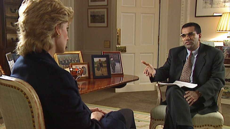 TalkMediaPod's tweet photo. ➡️ Fallout from the #DysonReport:
🎙 @EamonnONeill: "No one has come out of this looking good. You can focus in on #Bashir but I'm wary of who's making me do that. It's not just him - there were lots of people around Martin who knew what happened."
🎧 via @TBLTalkMedia. https://t.co/R9u0LUYfxo