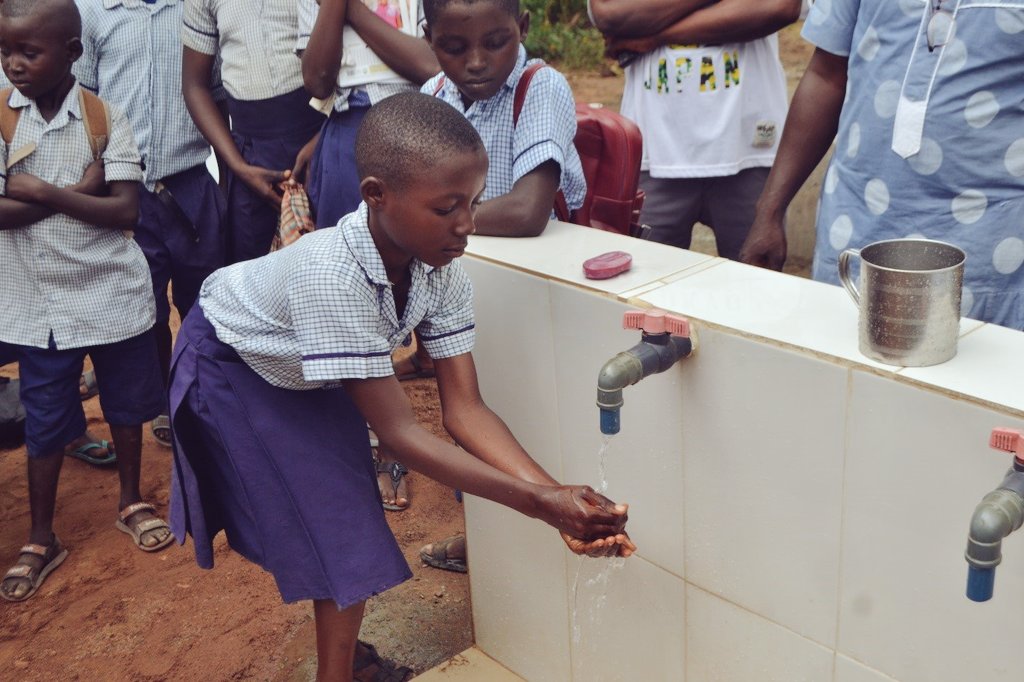 TYDFoundation's tweet photo. The TY Danjuma Foundation wishes all children a very happy Children's Day! Remember, washing your hands frequently can help keep you and your loved ones healthier.

Hand washing with soap removes germs from the hands and help prevent infection.
#ChildrensDay https://t.co/MIcHj787dU