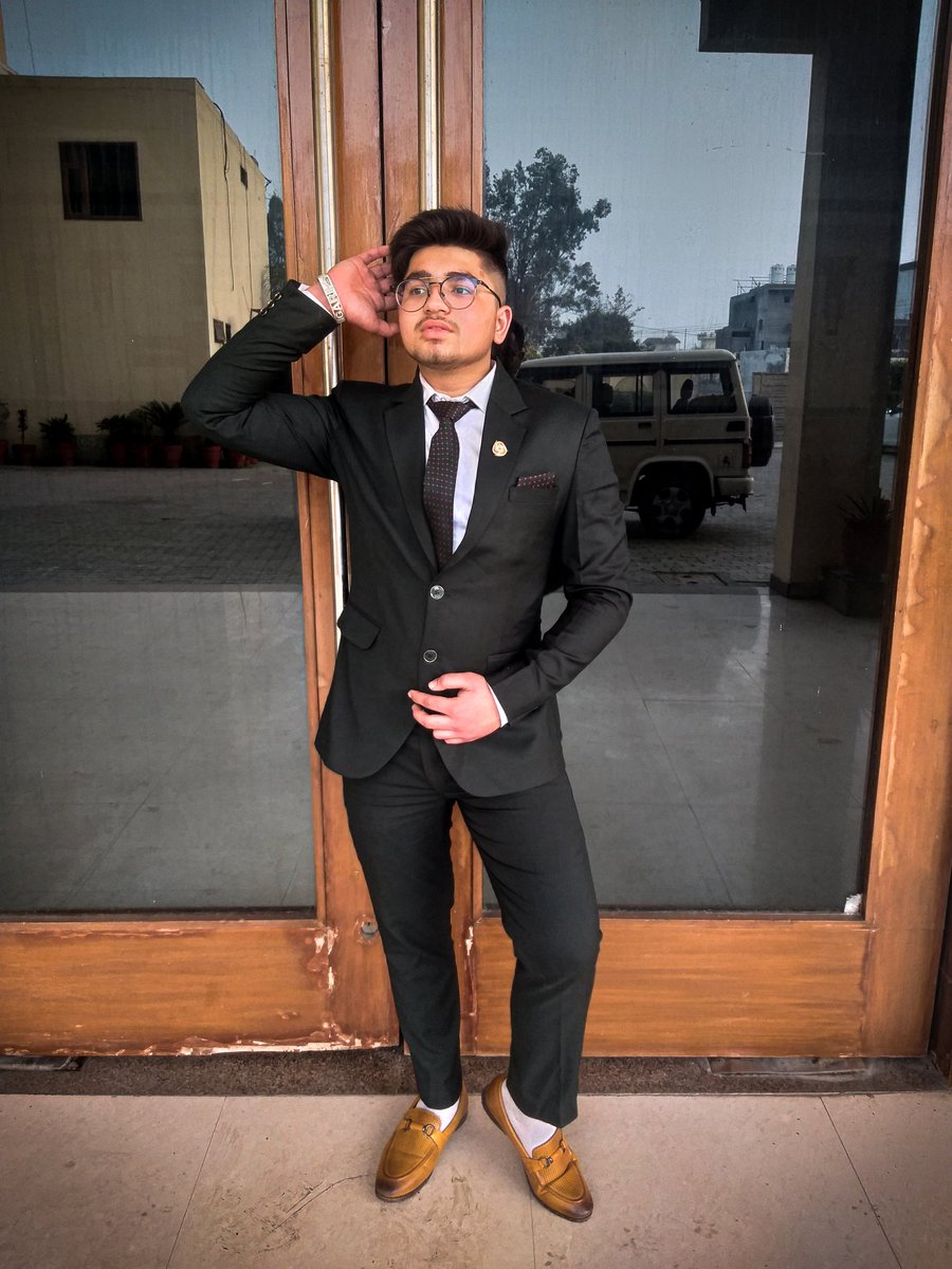 VanshShingari's tweet image. #Sexy🤪#Firstpost💕
#LikeComment