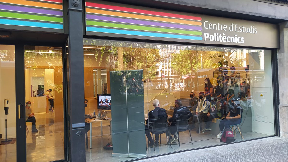 ce_politecnics's tweet photo. 📸 Imatges de la taula rodona: FP: ocupació, qualitat, transformació i empresa.
#IMT21 #SumemTalent #FP #FPcat #ABPolitècnics https://t.co/tUzXQCTaXl