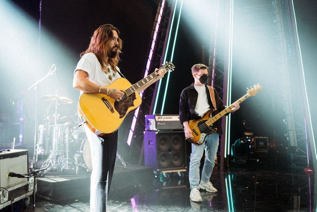 ogth's tweet image. BOOM 💥 esta noche como presentación mundial la nueva canción de @tokiohotel y @vizemusicofficial en la final de GNTM en @prosieben #BEHINDBLUEEYES