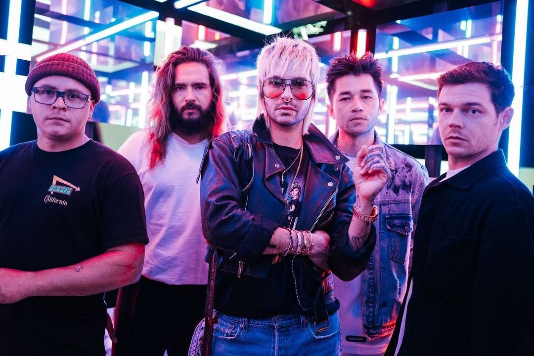 ogth's tweet image. BOOM 💥 esta noche como presentación mundial la nueva canción de @tokiohotel y @vizemusicofficial en la final de GNTM en @prosieben #BEHINDBLUEEYES