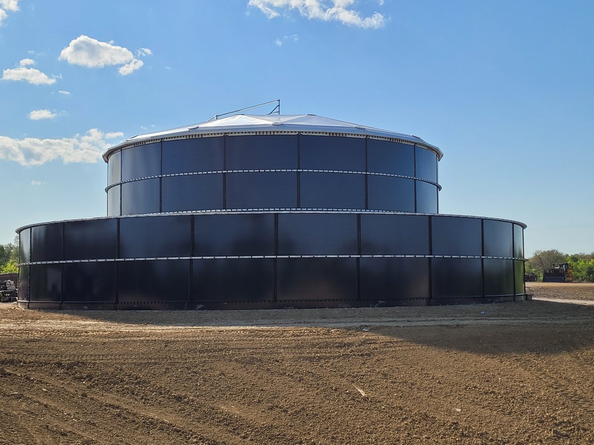 TexasAquastore's tweet photo. #TexasAquastore completed a #leachate #Aquastore tank model 4820 with #OptiDome and secondary containment Aquastore Tank Model 7010 #tankinstallation.  #Texas #liquidstoragetechnology #boltedsteelstoragetanks #lowermaintenance #MadeInAmerica #neverneedspainted https://t.co/Oi4XngOMT9