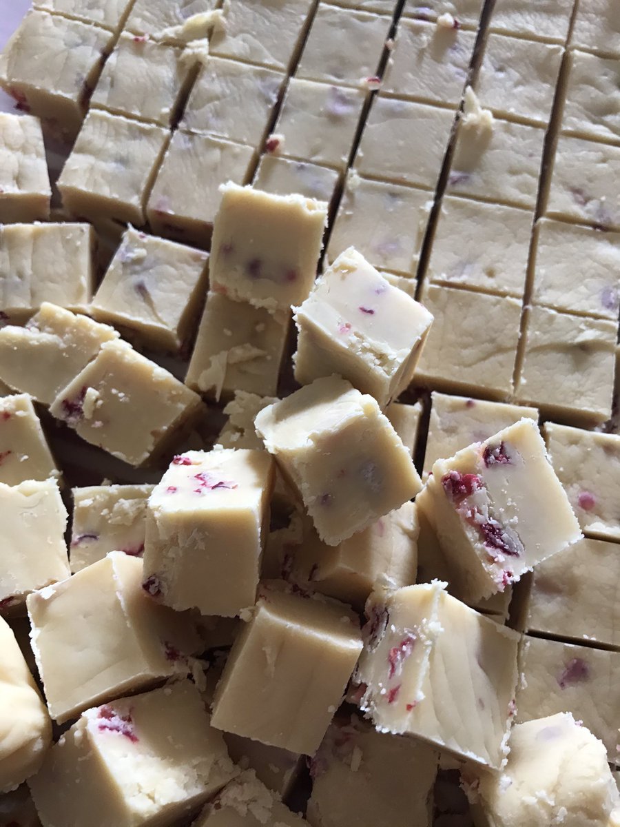 Need a hint? White ChocRaspberry Fudge delivering tomorrow to .....
.
.
#whitechocolateraspberry #excitingnews
#homemade #giftideas #glutenfree #personalised #bedale #homemadefudge #farmerwedding #fudge #weddinginspo #weddingideas #uniquewedding #madeinyorkshire #bridetobe