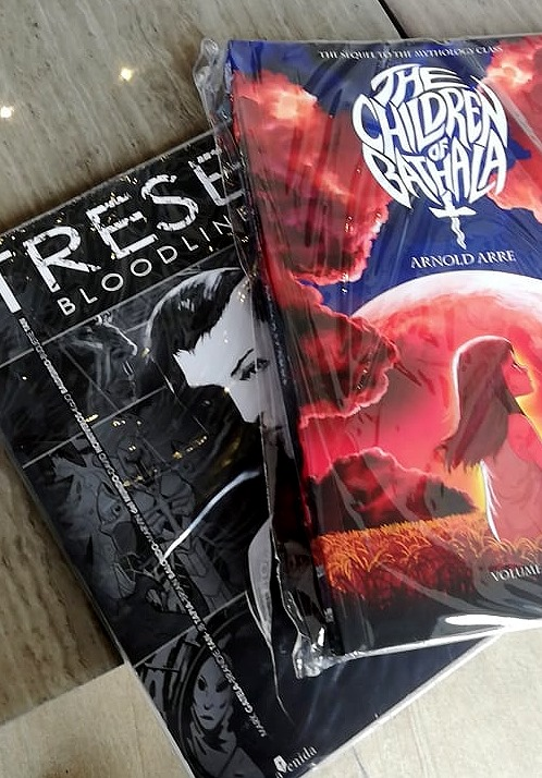 kinulayangkahel's tweet photo. Honestly not making any statements here, I just happened to have disposable income today, the bookstore is next to the grocery and both of these books from series I enjoy have been on my pick up list for ages #MythologyClass #Trese https://t.co/bZdLYEJvNf