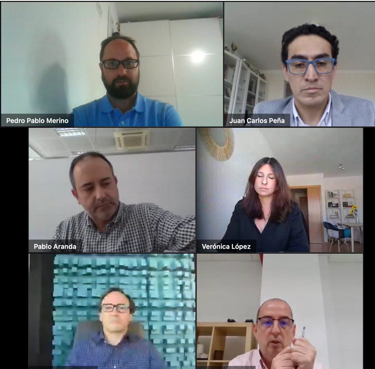 Ecommerce_es's tweet photo. ¡Comenzamos el #webinar "El reto de la nueva Omnicanalidad. Evolución de la tienda física y las ventas digitales"! Presentando a nuestros ponentes.
@Roberto_Verino @CashConvertersE @TottoEspana @Globant #UFESA
Registro 👇🏻
https://t.co/EYQAD56tlD https://t.co/hlZTfFoHDg
